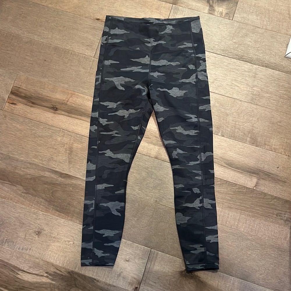 Athleta ultimate stash pocket 7/8 legging